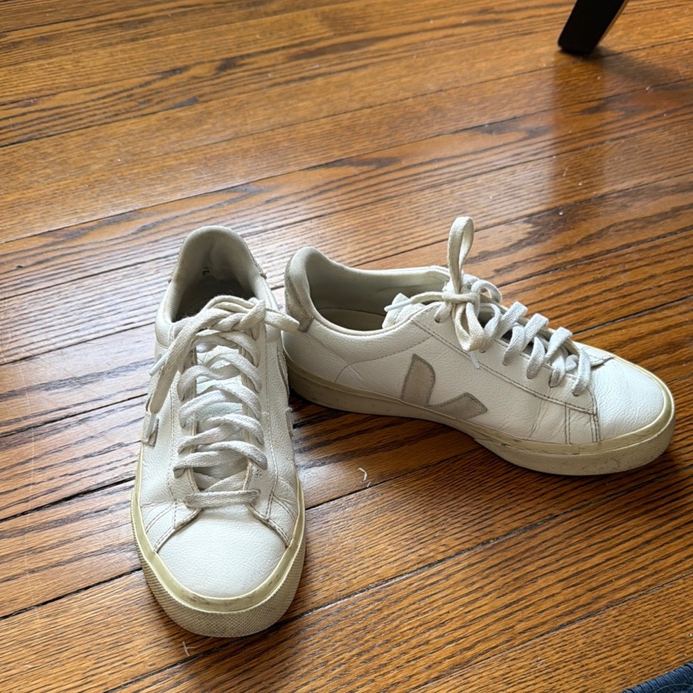 Cream Casual Sneakers